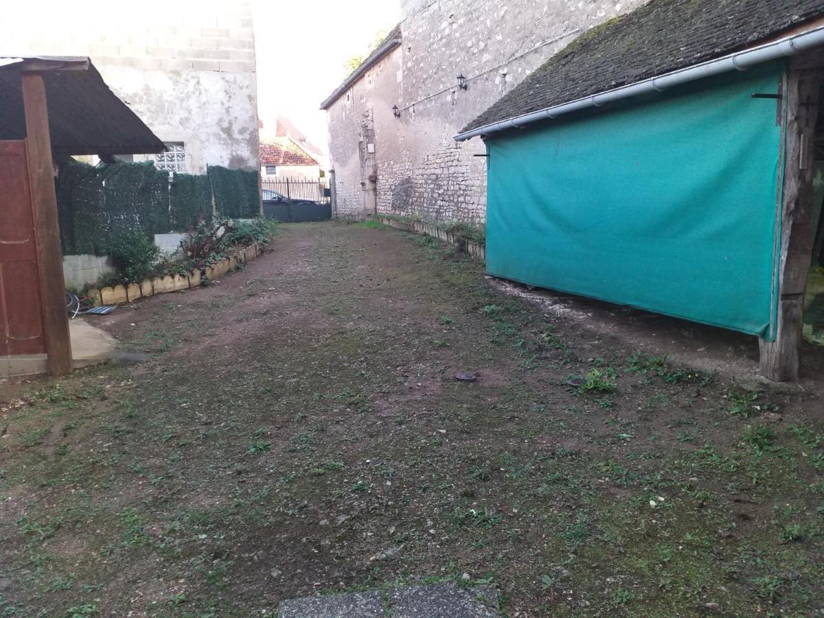 Maison Pour Nombreuses Personnes Vila Pousseaux Exterior foto