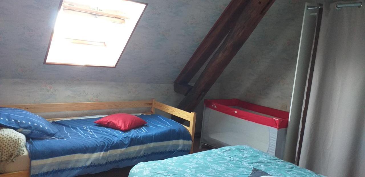 Maison Pour Nombreuses Personnes Pousseaux Exterior foto